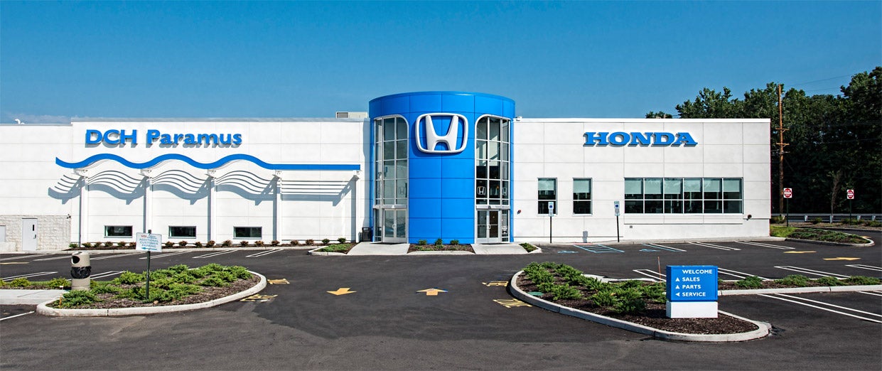image of the front of Paramus Honda Dealership