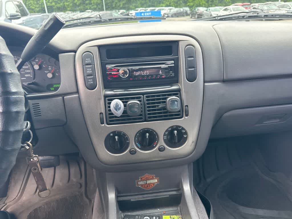 2004 Ford Explorer XLT