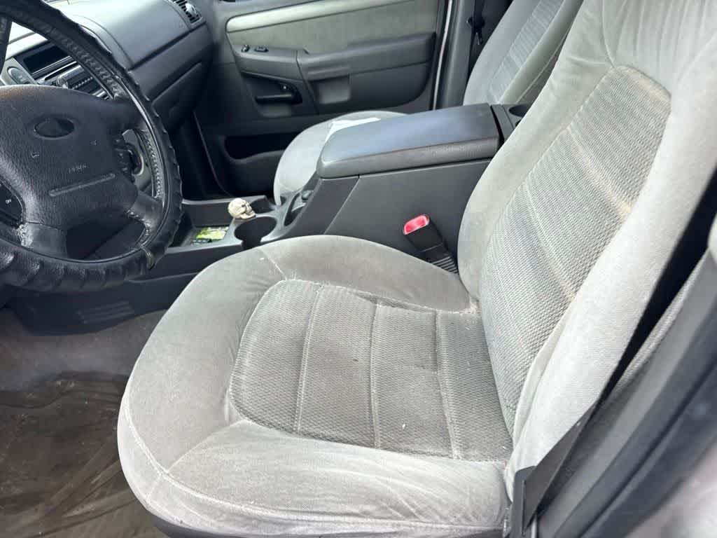 2004 Ford Explorer XLT