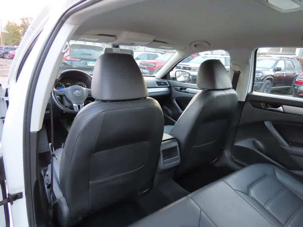 2014 Volkswagen Passat Base