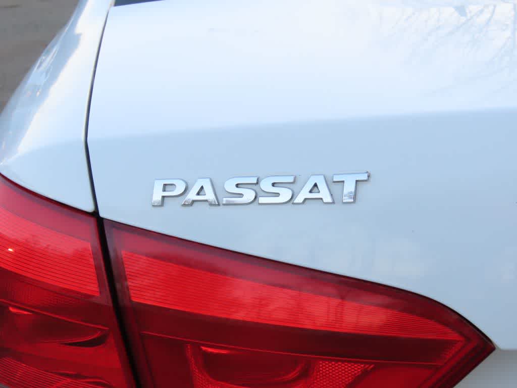 2014 Volkswagen Passat Base