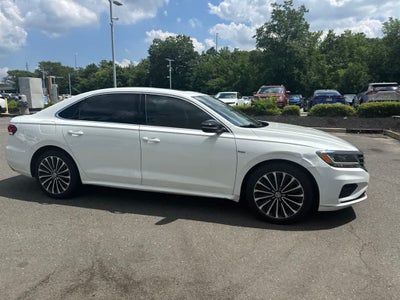 2022 Volkswagen Passat 2.0T Limited Edition