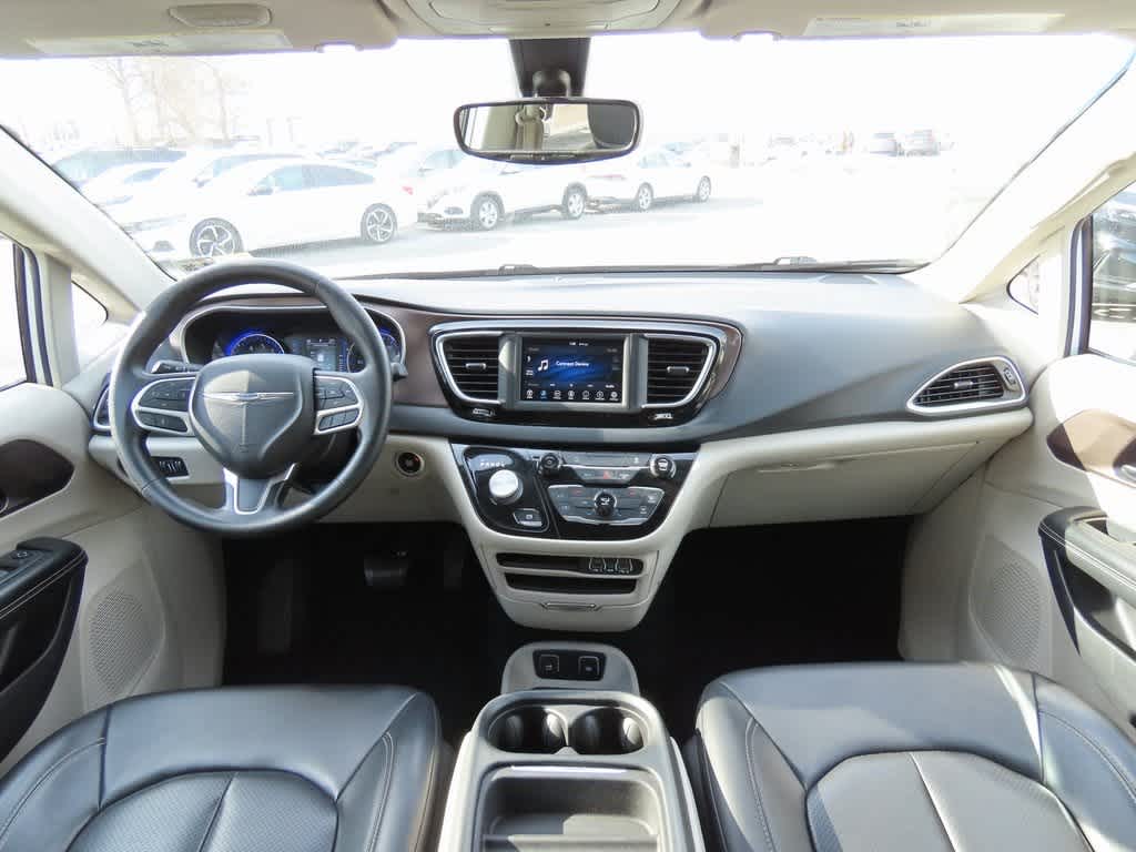 2021 Chrysler Voyager LXI