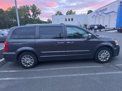 2016 Chrysler Town & Country Limited