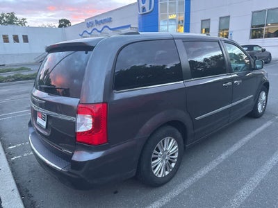 2016 Chrysler Town & Country Limited