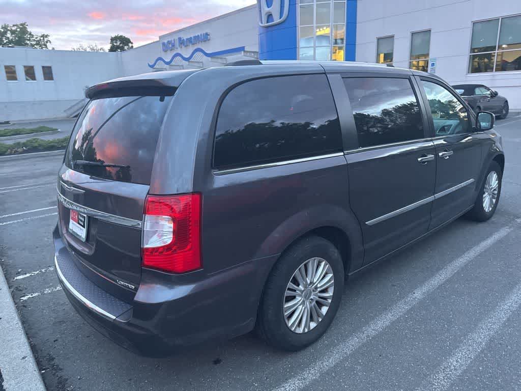2016 Chrysler Town & Country Limited