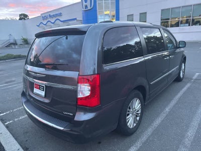 2016 Chrysler Town & Country Limited