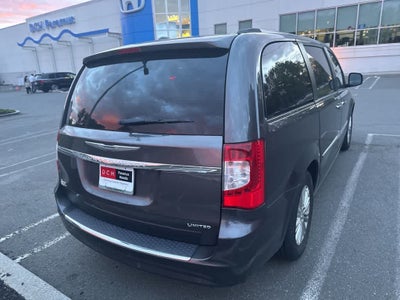 2016 Chrysler Town & Country Limited