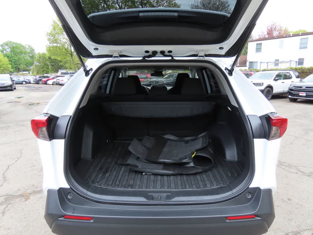 2025 Toyota RAV4 LE