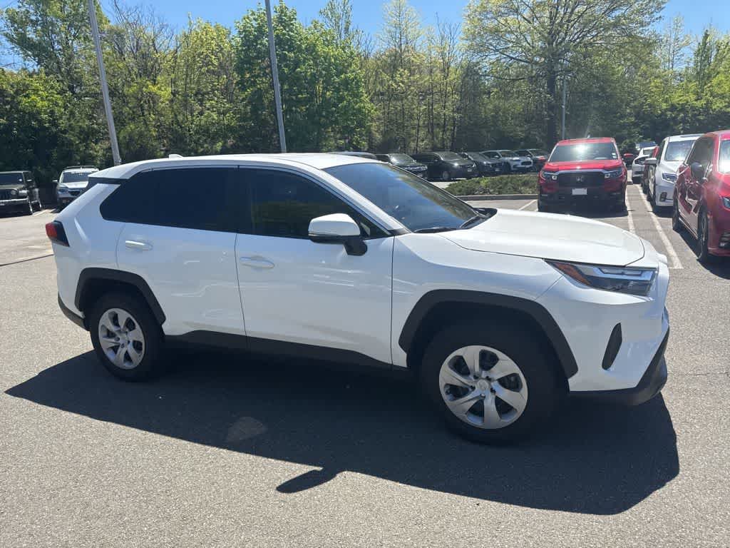 2025 Toyota RAV4 LE