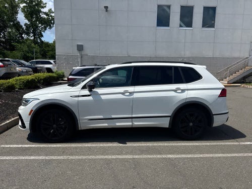 2022 Volkswagen Tiguan SE R-Line Black