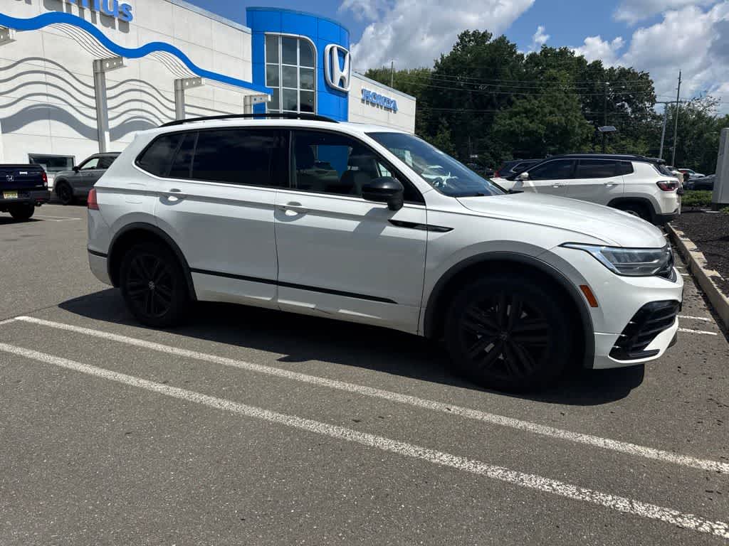 2022 Volkswagen Tiguan SE R-Line Black