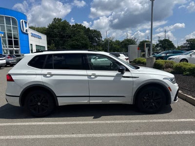 2022 Volkswagen Tiguan SE R-Line Black