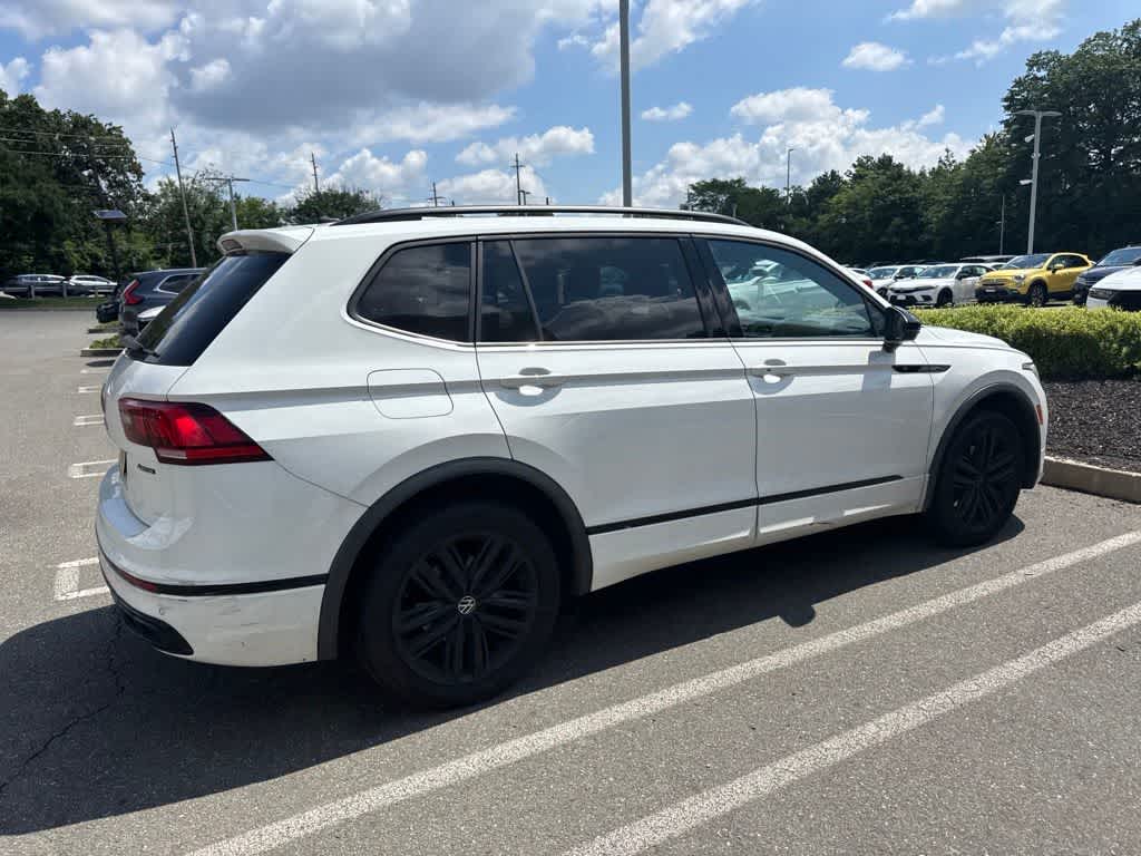 2022 Volkswagen Tiguan SE R-Line Black
