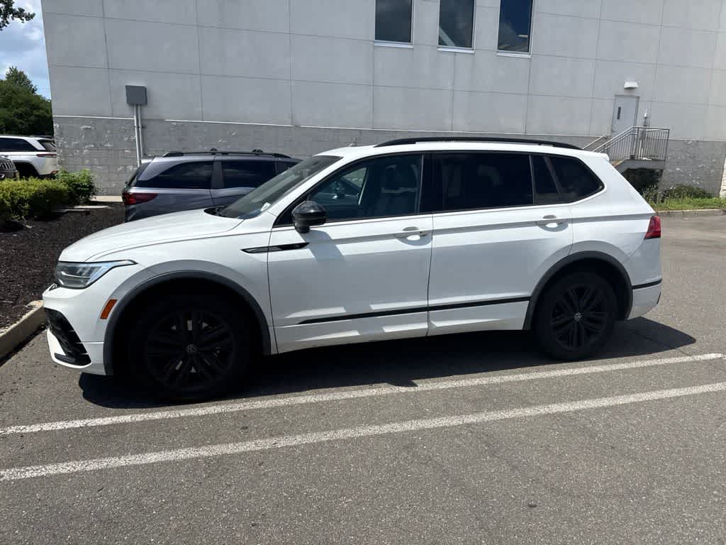 2022 Volkswagen Tiguan SE R-Line Black