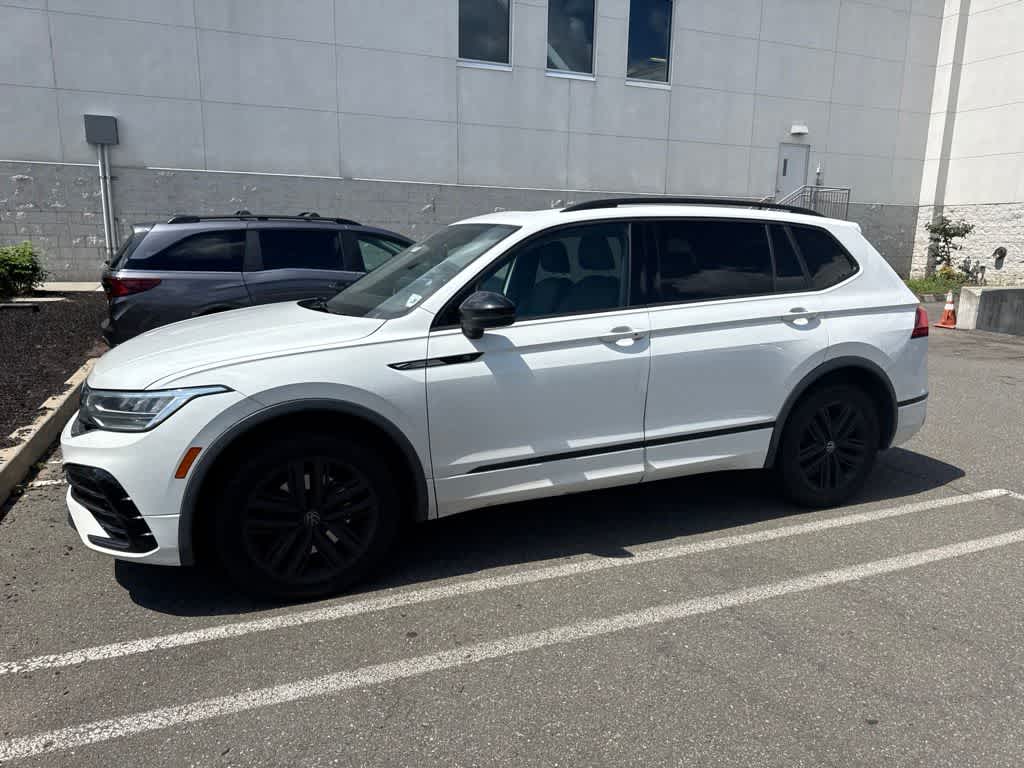 2022 Volkswagen Tiguan SE R-Line Black