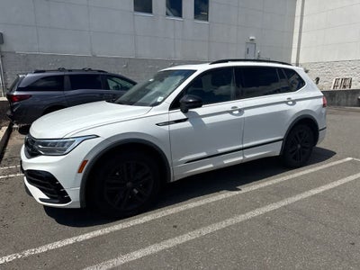2022 Volkswagen Tiguan SE R-Line Black