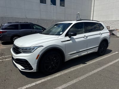 2022 Volkswagen Tiguan SE R-Line Black