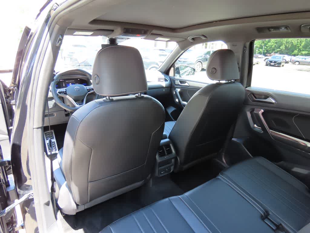 2022 Volkswagen Tiguan SE R-Line Black