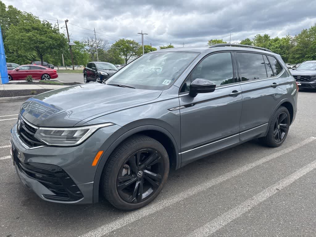 2023 Volkswagen Tiguan SE R-Line Black
