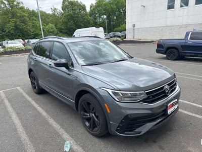 2023 Volkswagen Tiguan SE R-Line Black