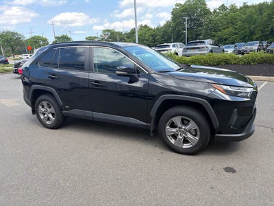 2022 Toyota RAV4 Hybrid XLE