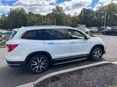 2022 Honda Pilot Touring 8-Passenger