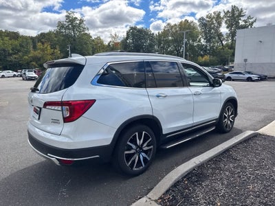 2022 Honda Pilot Touring 8-Passenger