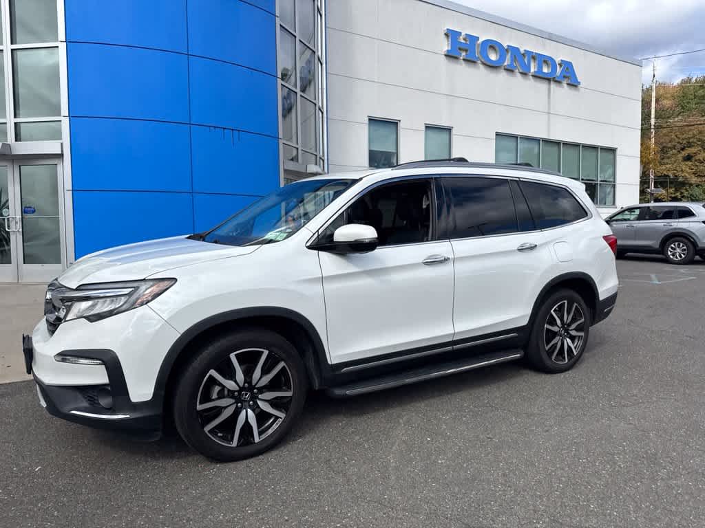 2022 Honda Pilot Touring 8-Passenger