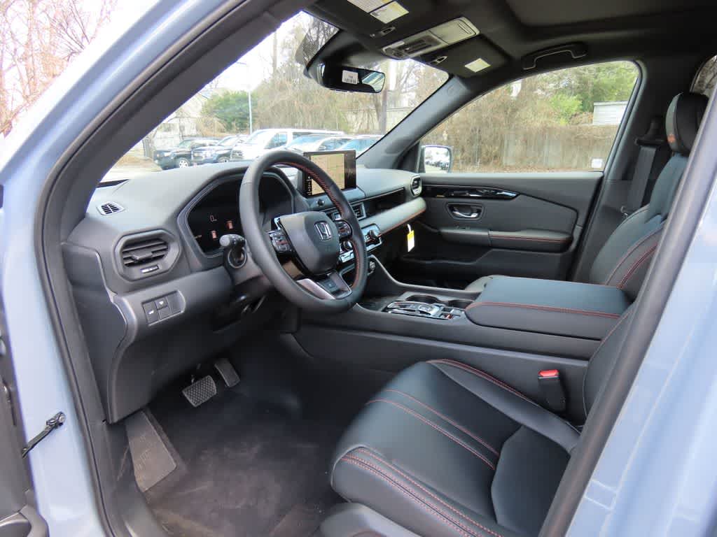 2026 Honda Pilot TrailSport - Photo 2
