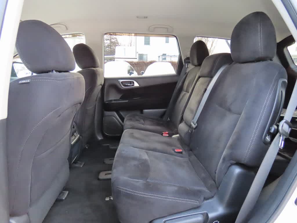 2016 Nissan Pathfinder SV