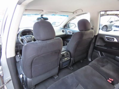 2016 Nissan Pathfinder SV