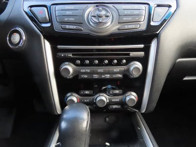 2016 Nissan Pathfinder SV