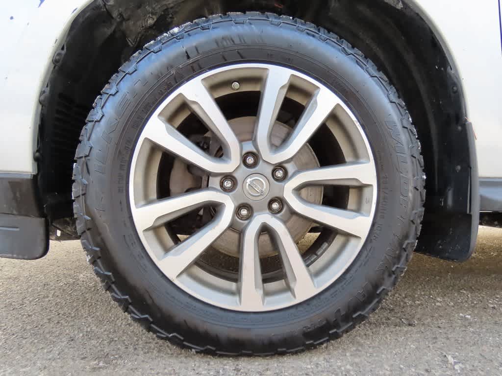 2016 Nissan Pathfinder SV