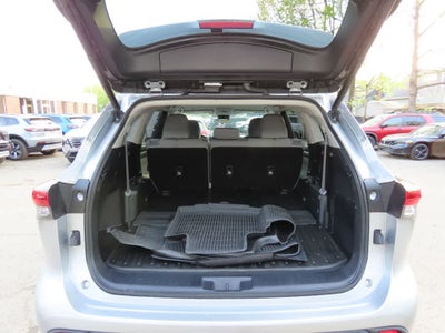 2022 Toyota Highlander Hybrid LE