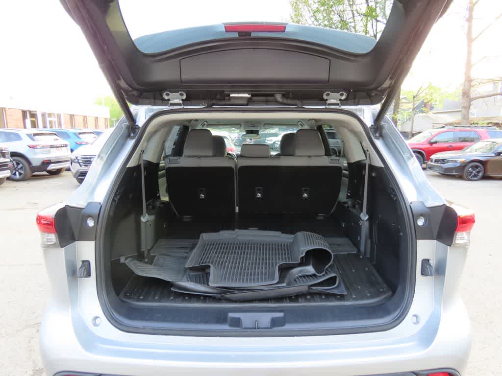 2022 Toyota Highlander Hybrid LE