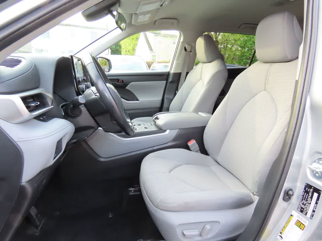 2022 Toyota Highlander Hybrid LE