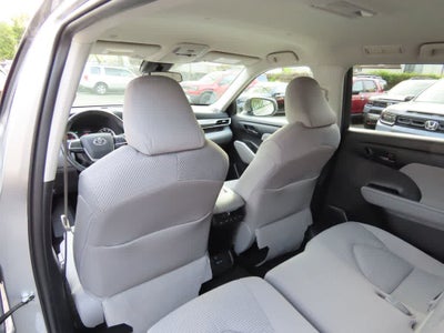 2022 Toyota Highlander Hybrid LE