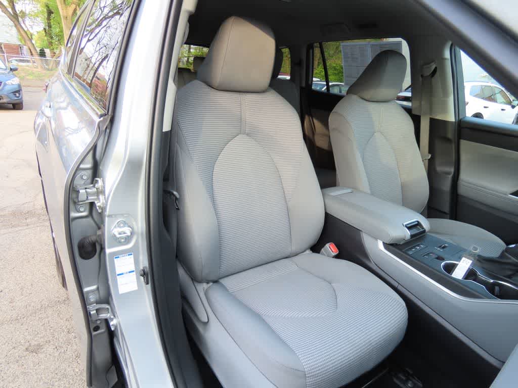 2022 Toyota Highlander Hybrid LE