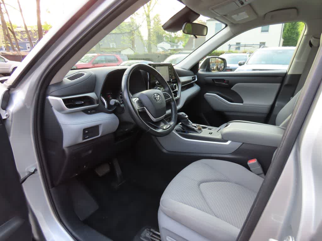 2022 Toyota Highlander Hybrid LE
