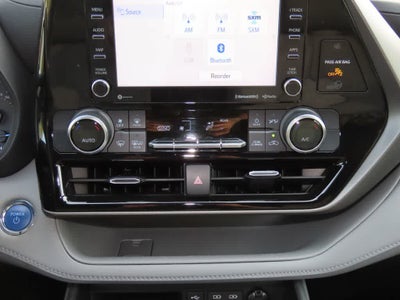2022 Toyota Highlander Hybrid LE