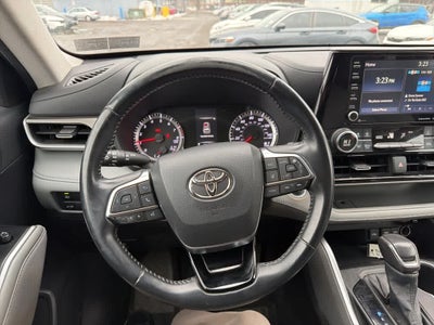 2021 Toyota Highlander LE