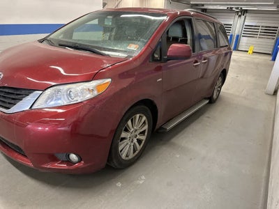 2017 Toyota Sienna XLE