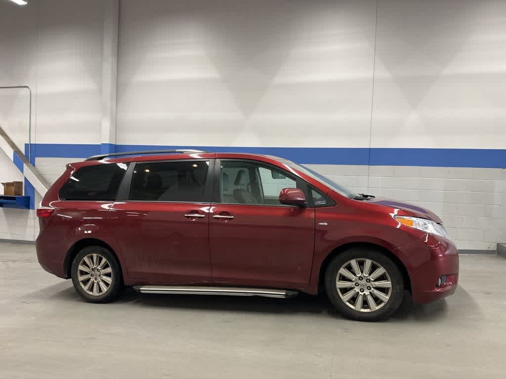 2017 Toyota Sienna XLE