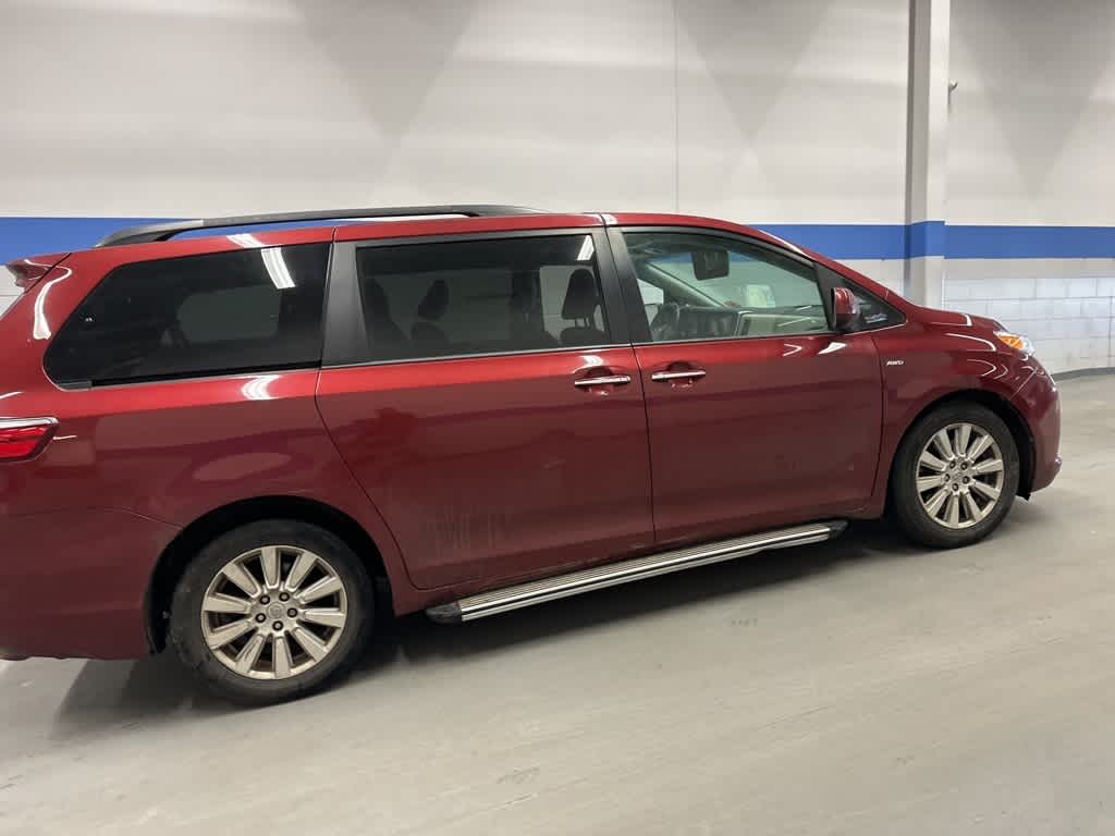 2017 Toyota Sienna XLE