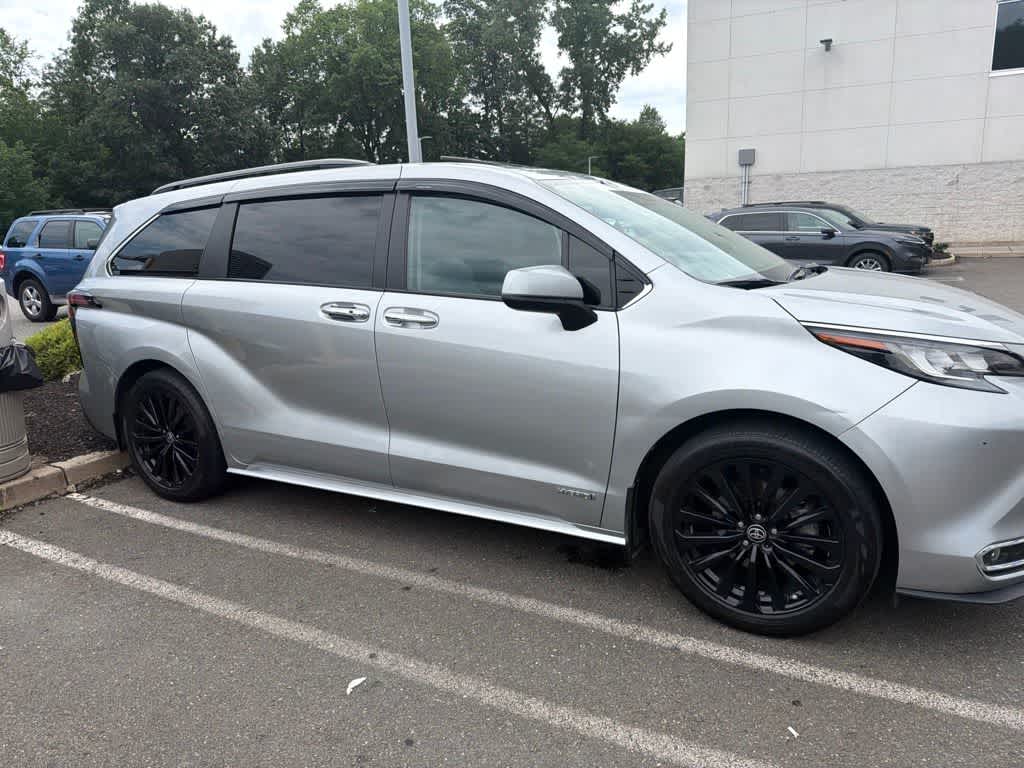 2021 Toyota Sienna XLE