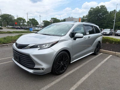 2021 Toyota Sienna XLE