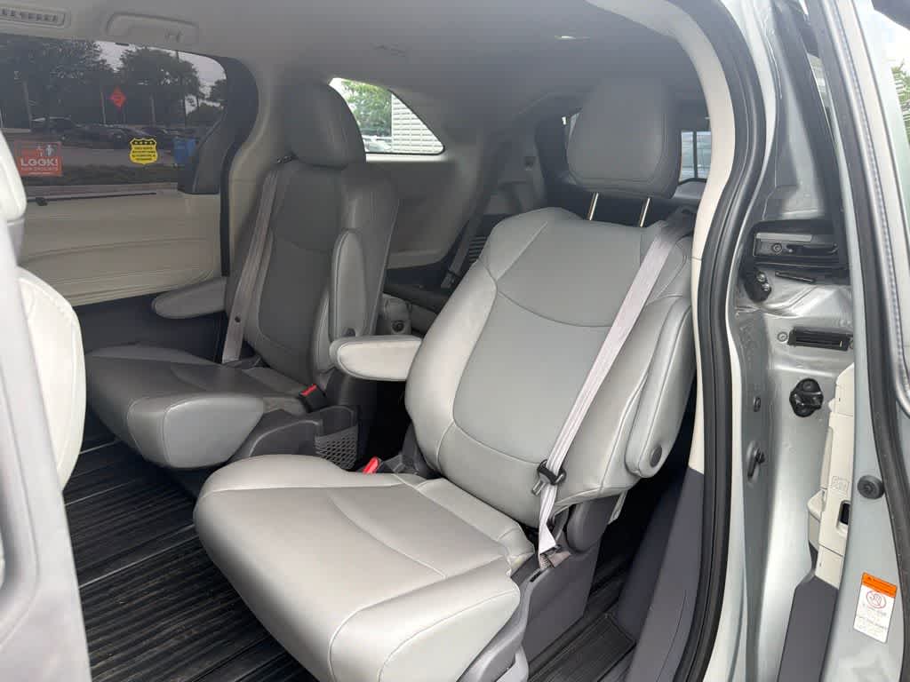 2021 Toyota Sienna XLE