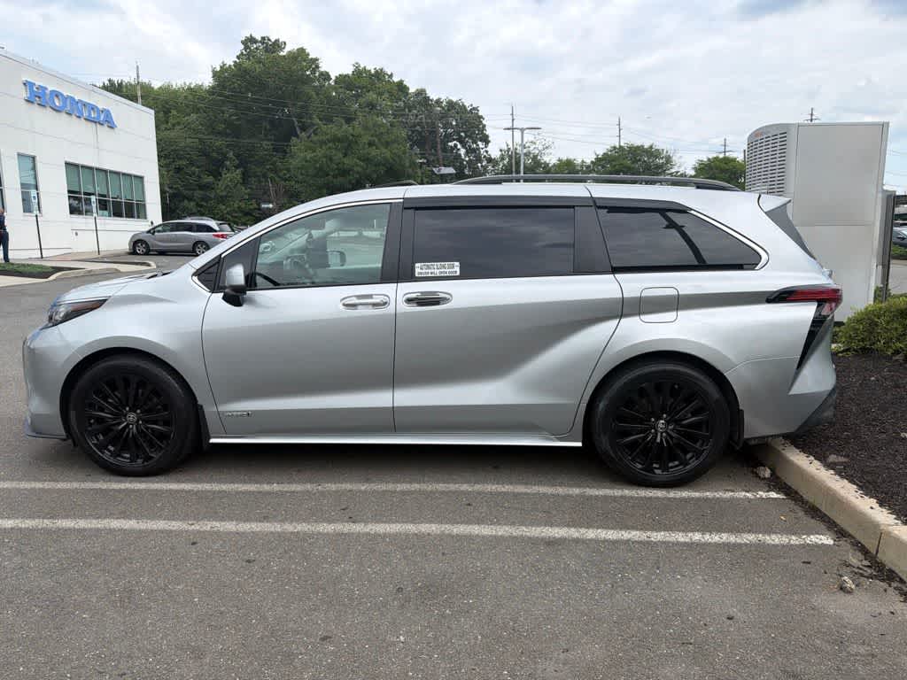 2021 Toyota Sienna XLE
