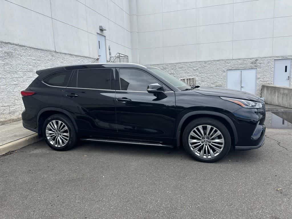 2023 Toyota Highlander Platinum